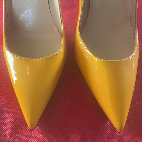 Christian Louboutin 120 mm So Kate Pointed- Toe Pumps - Picture 5 of 12